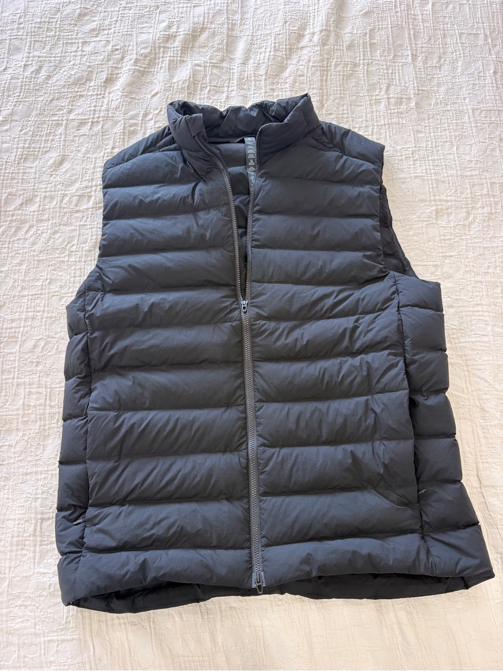 lululemon athletica Men's Quilted Puffer Vest - Charcoal